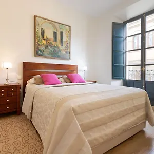 Escapada Romantica, 2 Pax, Centro Historico Seville