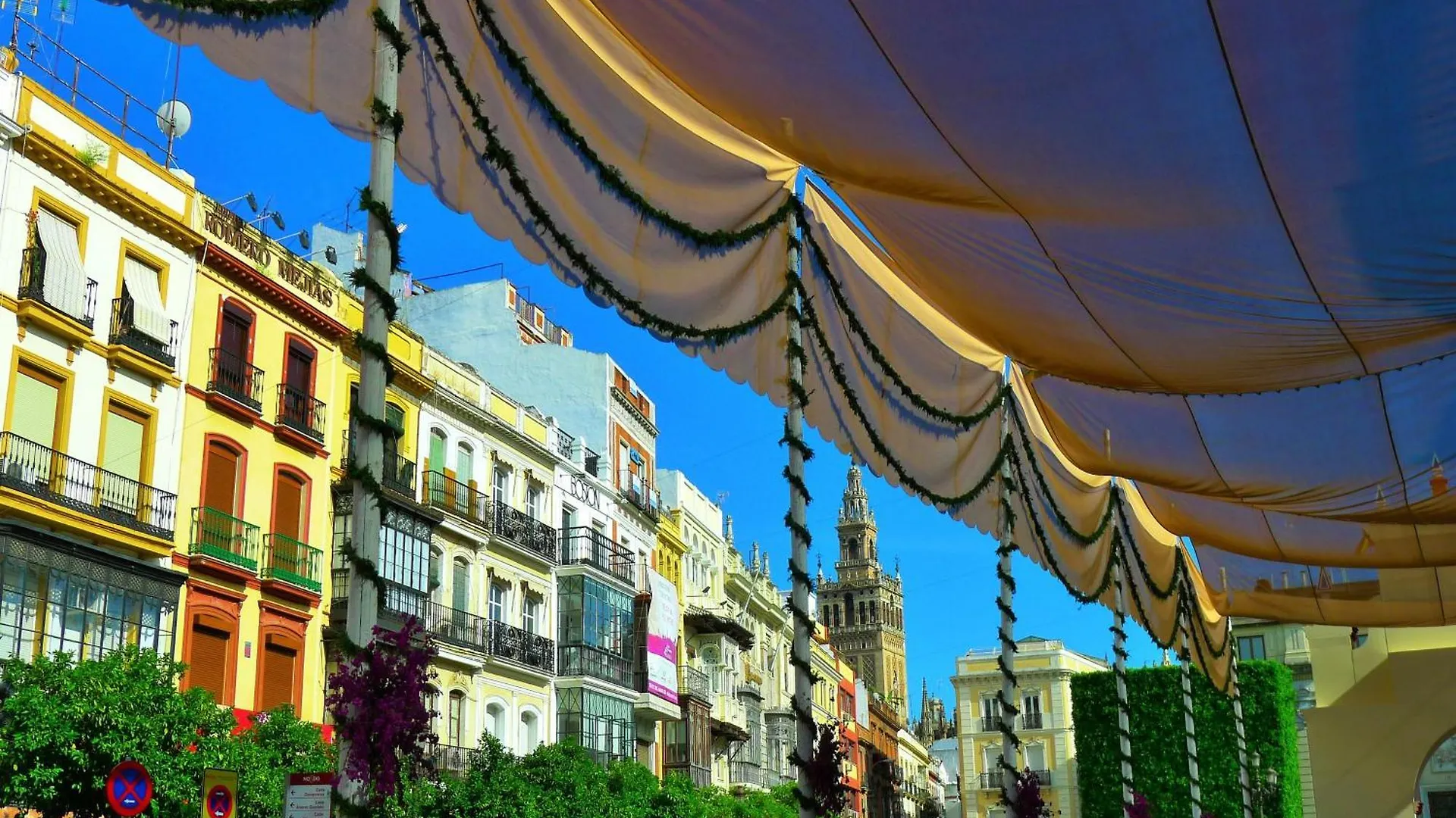 Plaza San Francisco Luxury Apartment Seville Spain